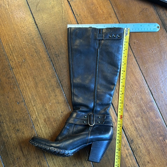 Borne knee high black leather boot. 3” heel - Picture 6 of 6